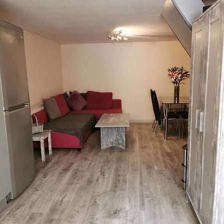 Palaz 1 - 2 Bedroom Garden Flat Edmonton Exterior foto